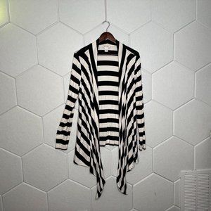 White House Black Market Black & White Asymmetrical Open-Front Shirt – Women’s S